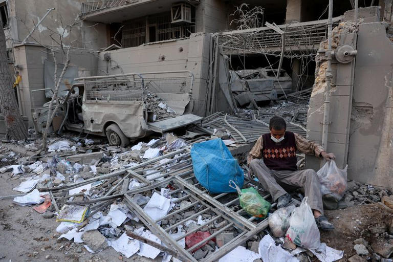 Oil pump with Middle East map overlay symbolizing rising oil prices due to Iran conflict